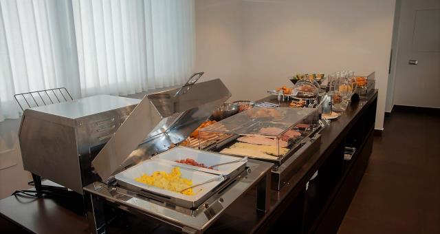 Exposure of the buffet on the new roof garden