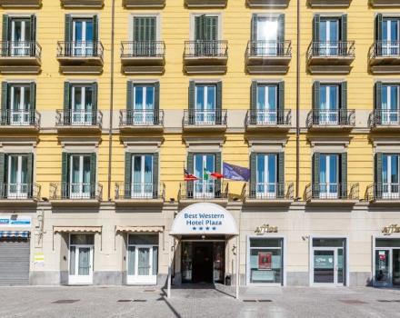 Fassade des Best Western Hotel Plaza Napoli