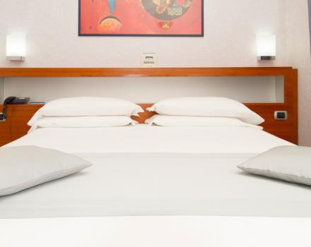 Room with double bed equipped with all comforts. -Free wi-fi.